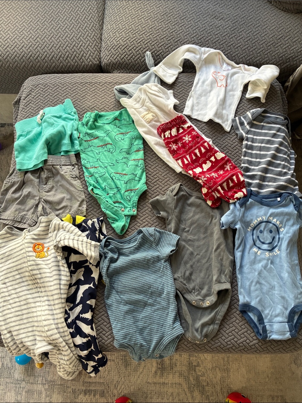 Assorted baby clothes